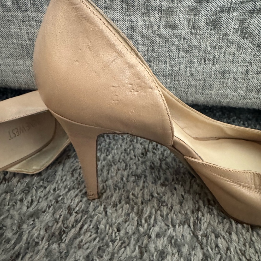 Nude Heels - Nine West size 8 - Picture 6 of 14